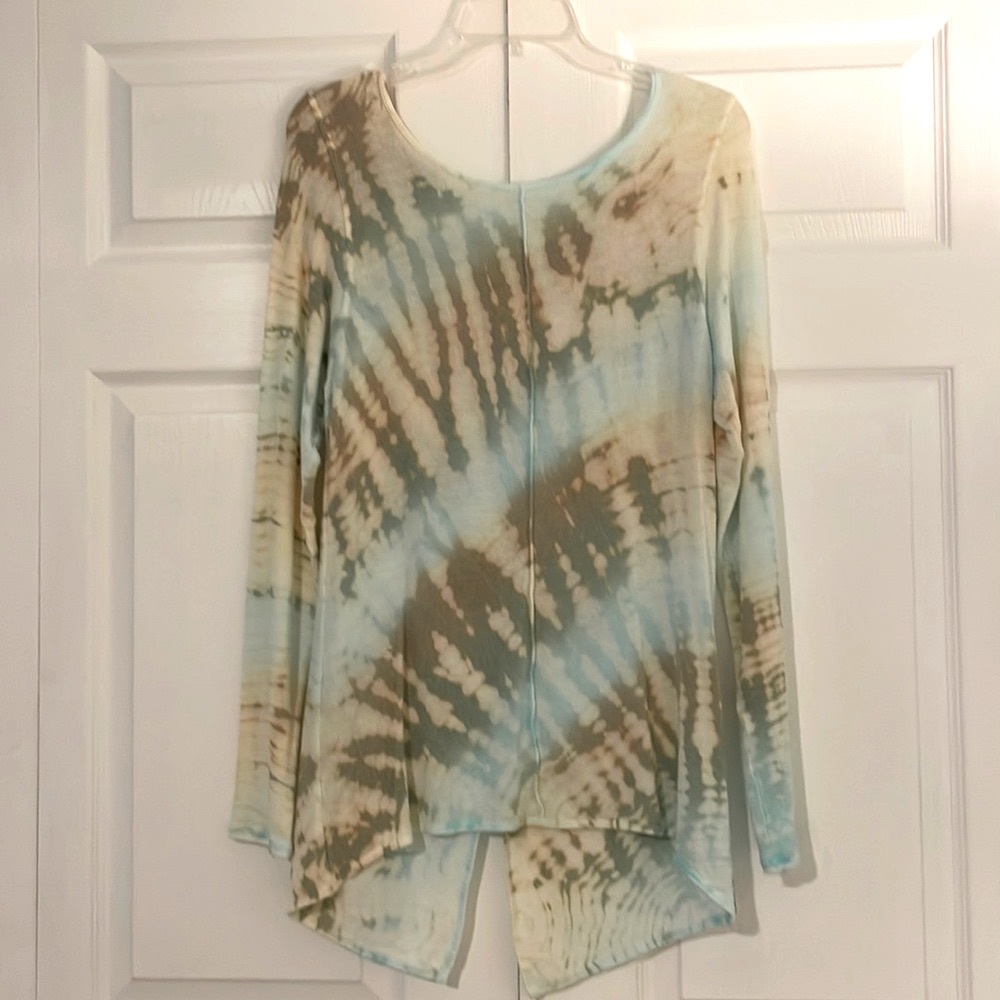 Hard Tail, tie dyed sweater, size large. Aqua, sage, cocoa colored.